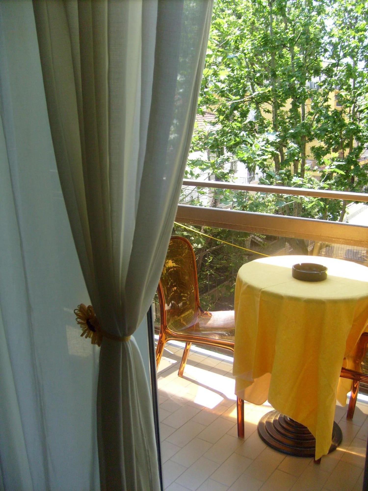 Hotel Tiziana Римини Екстериор снимка